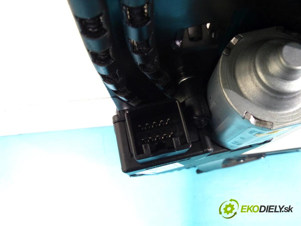 Ford Focus Mk3 2010-2018 1.6 tdci 95 HP manual 70 kW 1560 cm3 4- Střešní okno: 3M51-R53508-AC (Sklá karosérie)