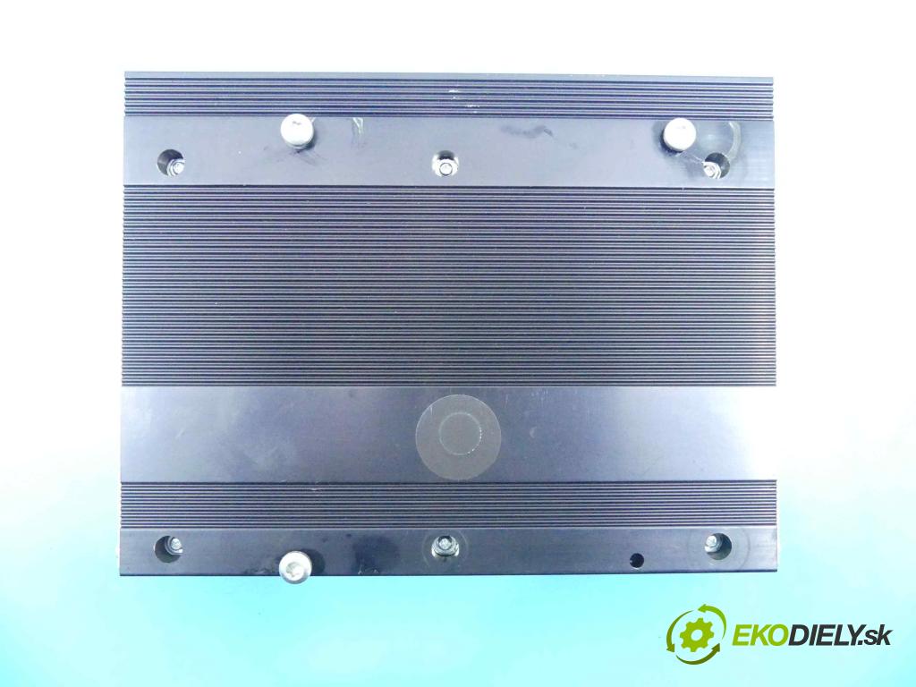 Lancia Thema II 2011-2014 3.0 CRD 239KM automatic 176 kW 2987 cm3 4- Zesilovač: P05064981AI (Zosilňovače)