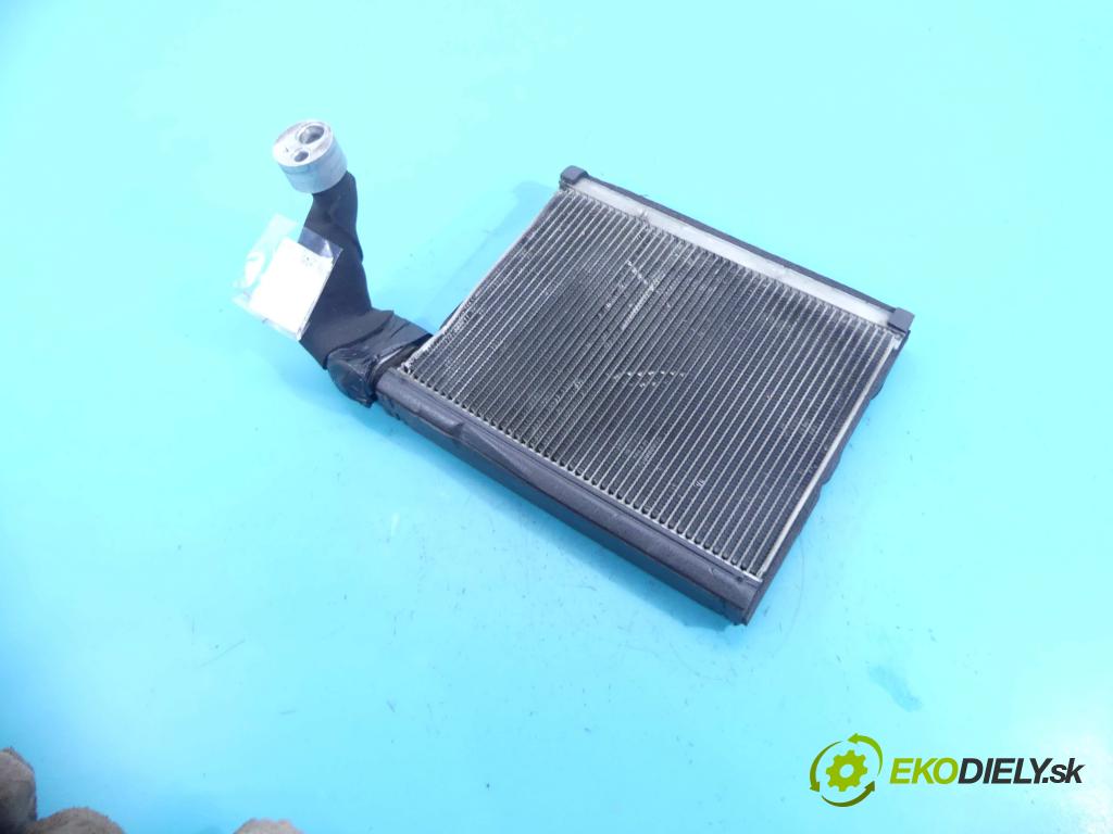 Lexus GS III 2005-2012 3.5 V6 296KM automatic 218 kW 3456 cm3 4- radiator  (Radiátory kúrenia)