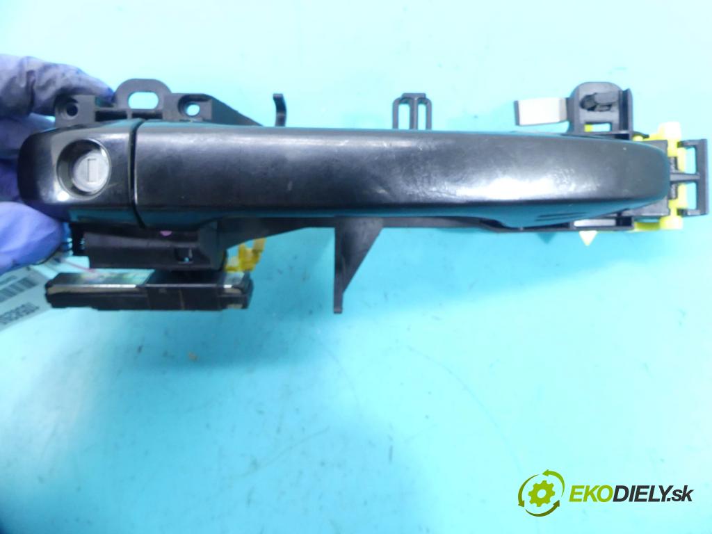 Toyota Verso 2009-2018 2.0 D4D 126 HP manual 93 kW 1998 cm3 5- rukoväť predné ľavé mimo:  (Vonkajšie predné ľavé)