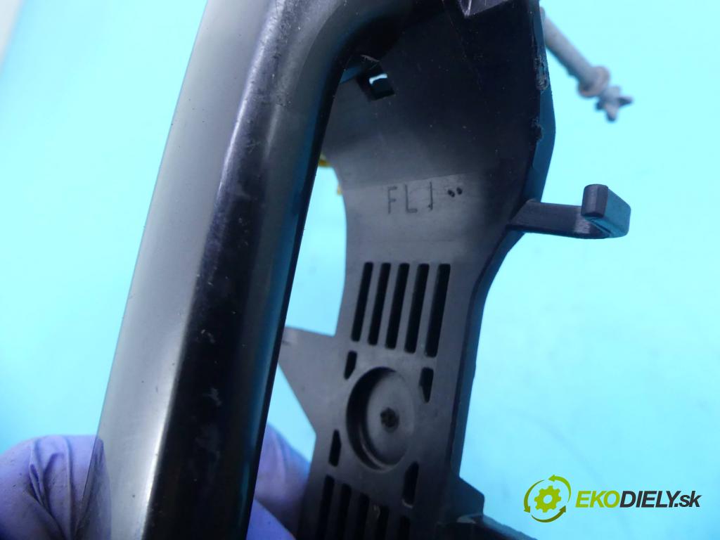 Toyota Verso 2009-2018 2.0 D4D 126 HP manual 93 kW 1998 cm3 5- rukoväť predné ľavé mimo:  (Vonkajšie predné ľavé)