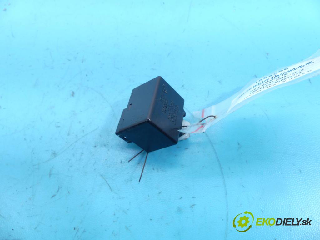 Toyota Verso 2009-2018 2.0 D4D 126 HP manual 93 kW 1998 cm3 5- Relé: 895A1-68010 (Relé)