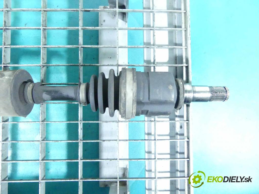 Toyota Yaris I 1999-2005 1.3 vvti 87 HP manual 64 kW 1298 cm3 5- poloos pravé (Poloosy)