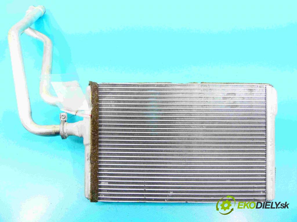 Lancia Thema II 2011-2014 3.0 CRD 239KM automatic 176 kW 2987 cm3 4- radiator S804001 (Radiátory kúrenia)