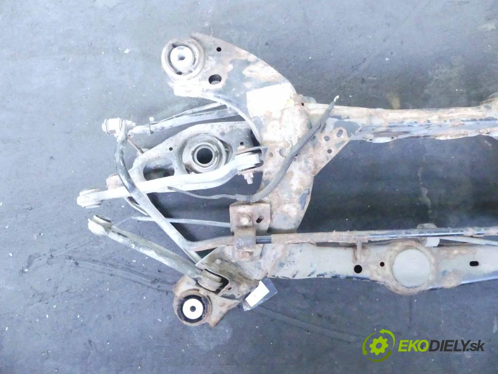 Lancia Thema II 2011-2014 3.0 CRD 239KM automatic 176 kW 2987 cm3 4- zadní výztuha