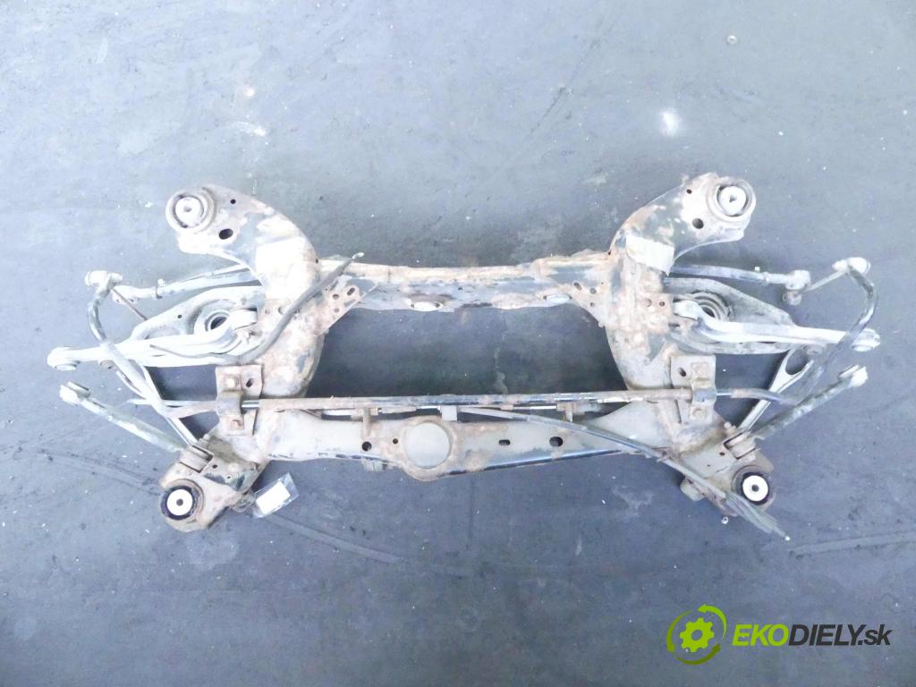 Lancia Thema II 2011-2014 3.0 CRD 239KM automatic 176 kW 2987 cm3 4- zadní výztuha