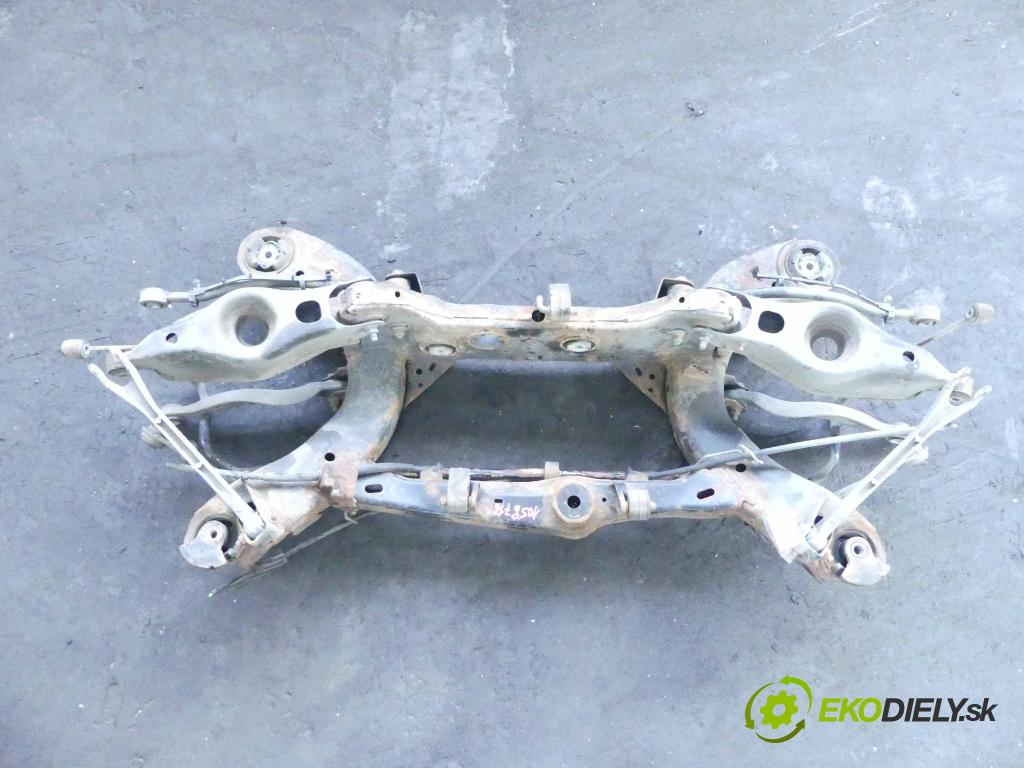 Lancia Thema II 2011-2014 3.0 CRD 239KM automatic 176 kW 2987 cm3 4- zadní výztuha 