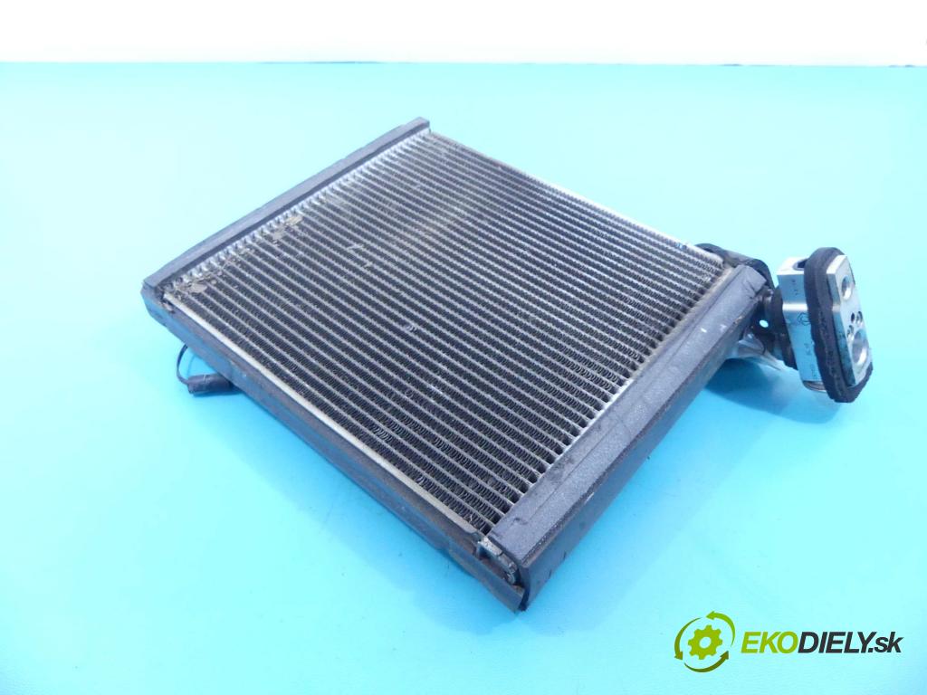 Toyota Verso 2009-2018 2.0 D4D 126 HP manual 93 kW 1998 cm3 5- radiator  (Radiátory kúrenia)