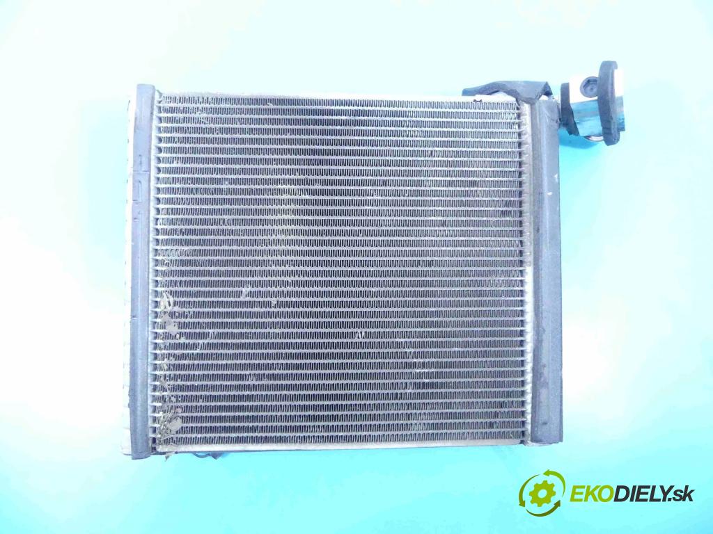 Toyota Verso 2009-2018 2.0 D4D 126 HP manual 93 kW 1998 cm3 5- radiator  (Radiátory kúrenia)