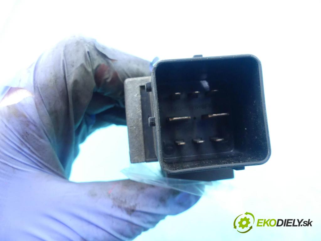 Renault Master III 2010-2019 2.3 dci 125 HP manual 92 kW 2299 cm3 5- Relé: 110678071R (Relé)