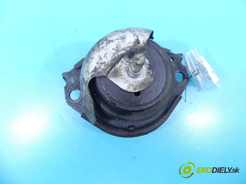 Lancia Thema II 2011-2014 3.0 CRD 239KM automatic 176 kW 2987 cm3 4- airbag motora 68089769AC (Držiaky motora)