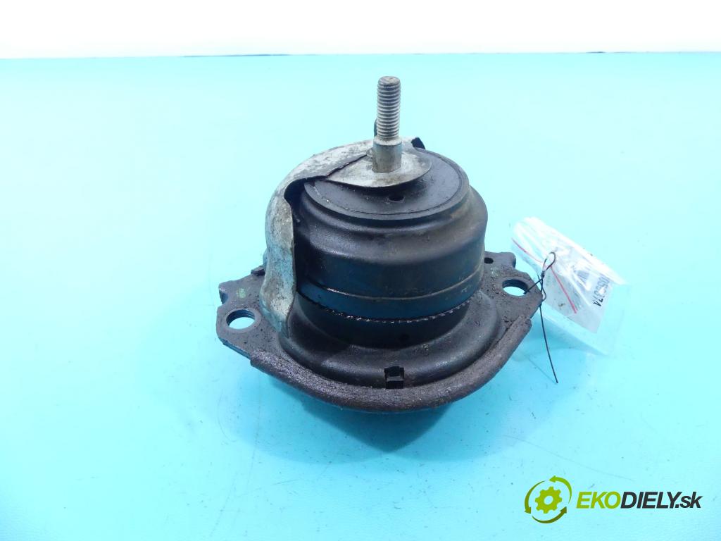 Lancia Thema II 2011-2014 3.0 CRD 239KM automatic 176 kW 2987 cm3 4- airbag motora 68089769AC (Držiaky motora)