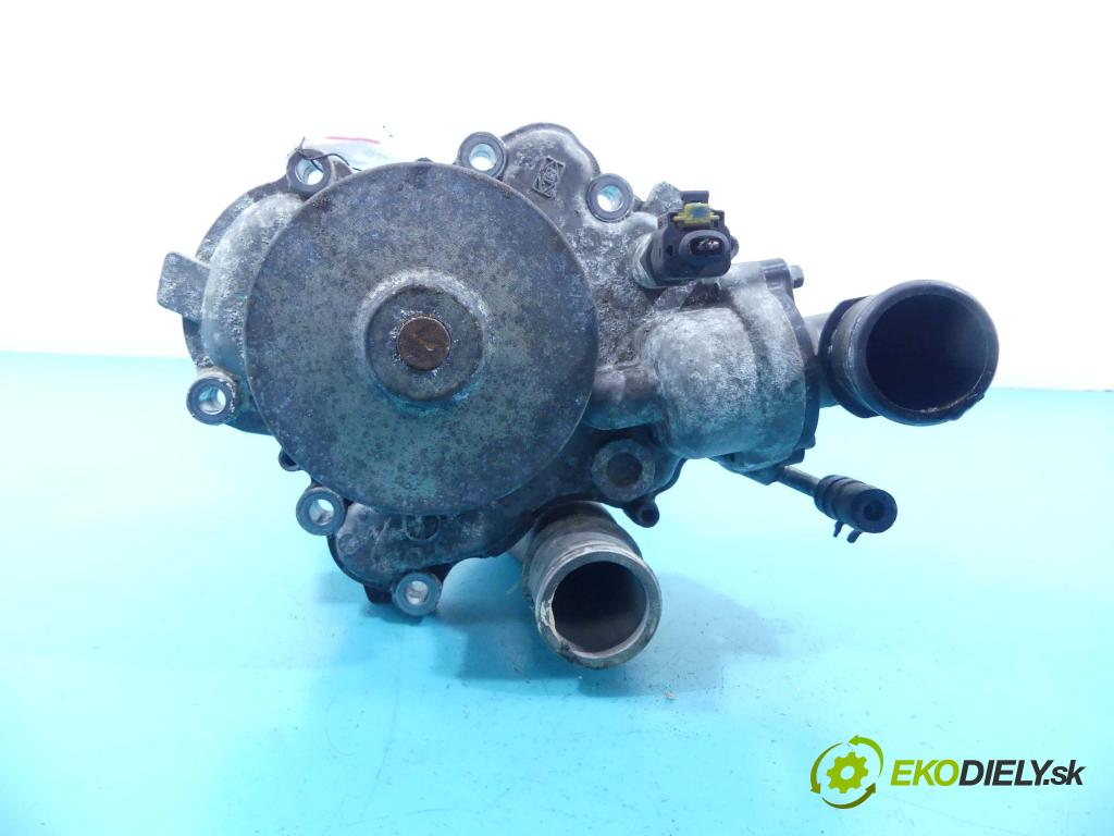 Lancia Thema II 2011-2014 3.0 CRD 239KM automatic 176 kW 2987 cm3 4- čerpadlo vody  (Vodní pumpy)