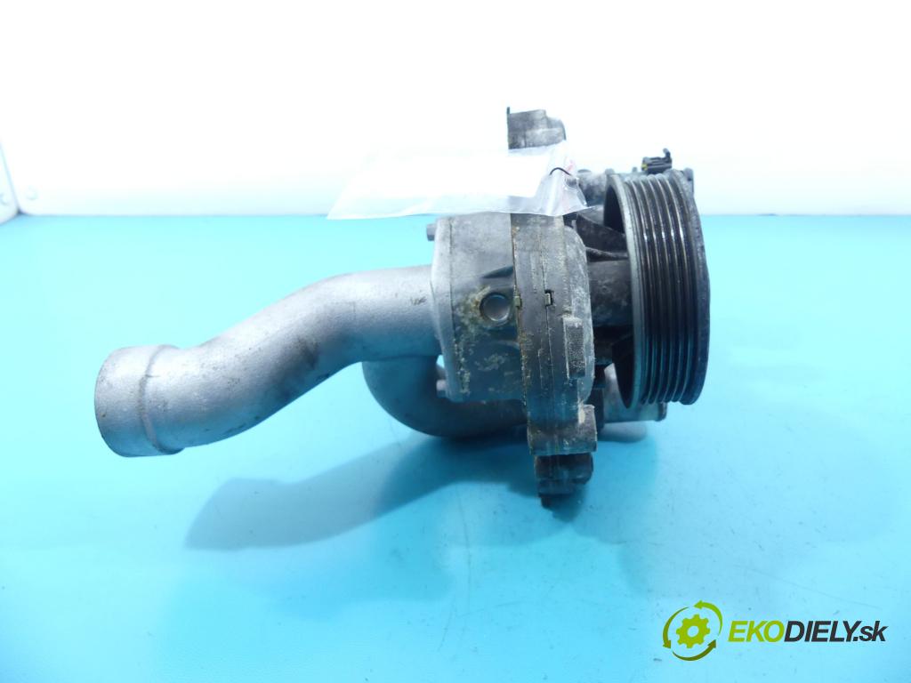 Lancia Thema II 2011-2014 3.0 CRD 239KM automatic 176 kW 2987 cm3 4- čerpadlo vody  (Vodní pumpy)