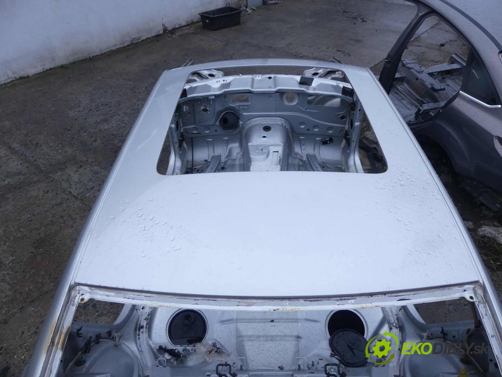 Lancia Thema II 2011-2014 3.0 CRD 239KM automatic 176 kW 2987 cm3 4- Strecha: