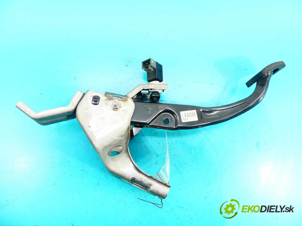 Hyundai Elantra V 2010-2016 1.6 GDI 132  HP manual 97 kW 1591 cm3 4- pedále 32800-3X100 (Pedále)