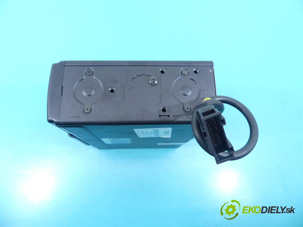 Vw Touareg 2002-2010 3.0 tdi V6 224hp automatic 165 kW 2967 cm3 5- Menič: cd  (CD meniče)