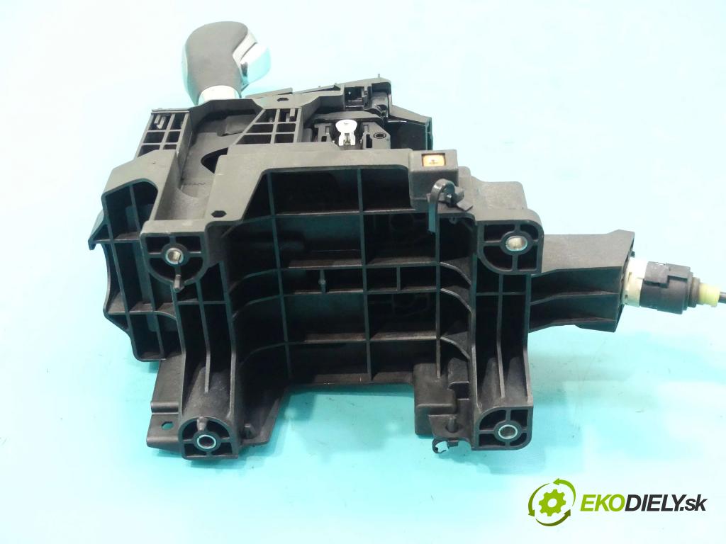 Chevrolet Cruze 1.8 16v 141 HP automatic 104 kW 1796 cm3 4- Páka: Změny: stupeň,rýchlosť  (Rýchlostné páky / kulisy)