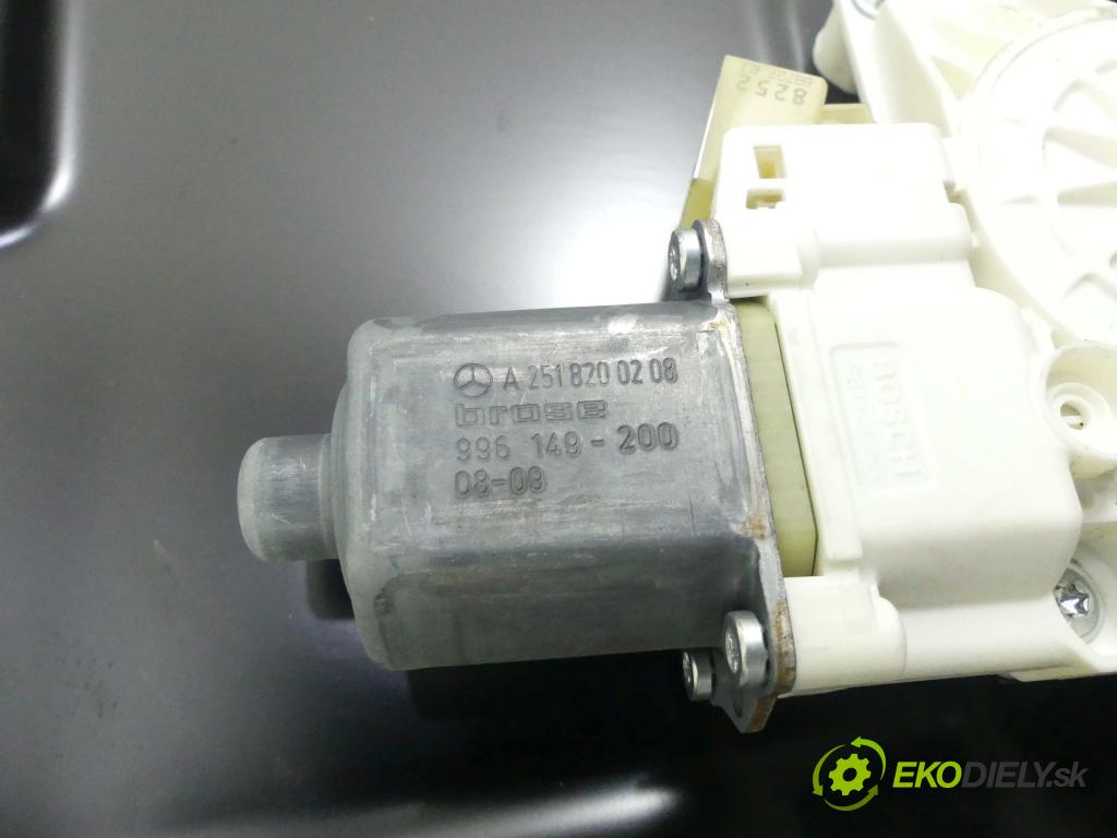 Mercedes GL I X164 2006-2012 4.7 V8 340KM: automatic 250 kW 4663 cm3 5- mechanizmus okná zadné pravý A2518200208