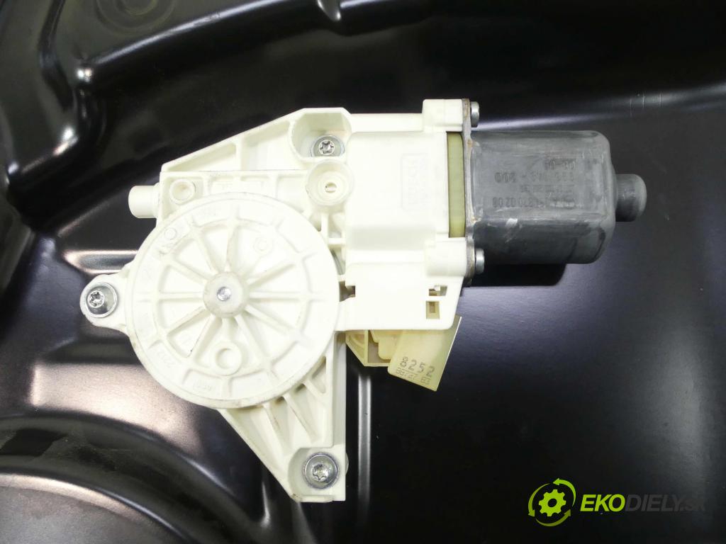 Mercedes GL I X164 2006-2012 4.7 V8 340KM: automatic 250 kW 4663 cm3 5- mechanizmus okná zadné pravý A2518200208