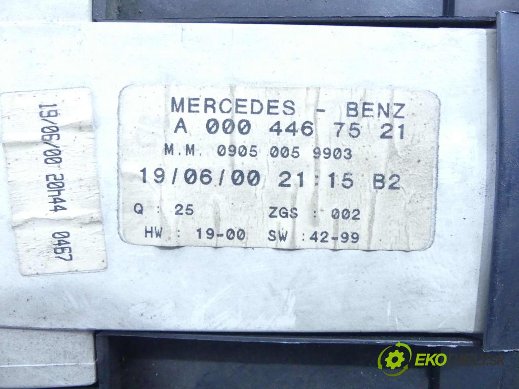 Mercedes Vito W638 1996-2003 2.2 cdi 122 hp manual 90 kW 2151 cm3 5- Přístrojová deska A0004467521 (Přístrojové desky, displeje)