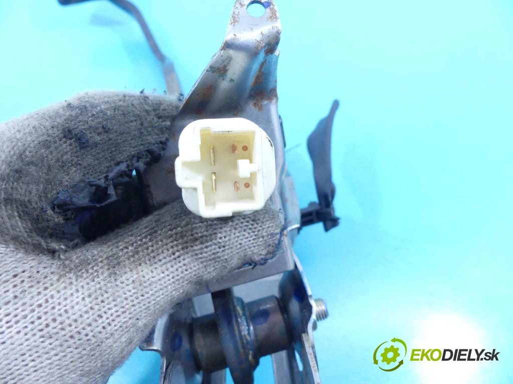 Toyota Auris II 2012-2018 1.6 16v 132  HP manual 97 kW 1598 cm3 5- pedále  (Pedále)