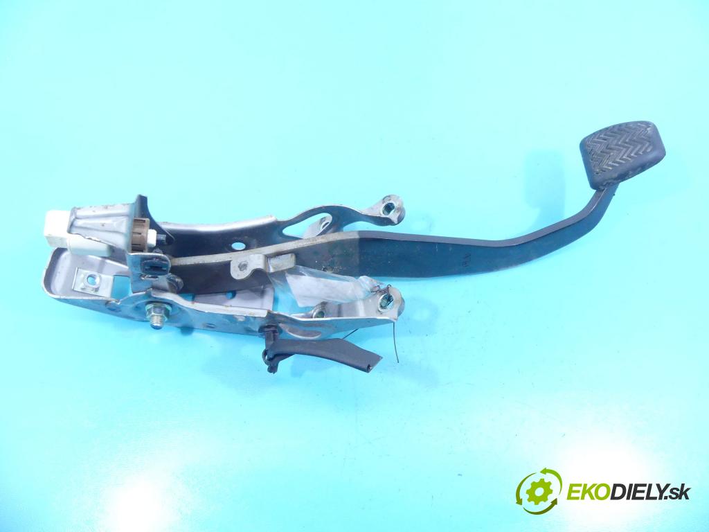 Toyota Auris II 2012-2018 1.6 16v 132  HP manual 97 kW 1598 cm3 5- pedále  (Pedále)