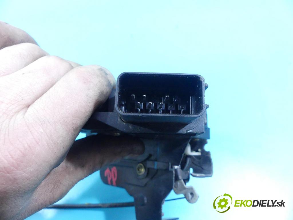 Ford Focus Mk2 2004-2011 1.8 tdci 116 hp manual 85 kW 1753 cm3 5- zámek přední pravý 3M5AR21812AK
