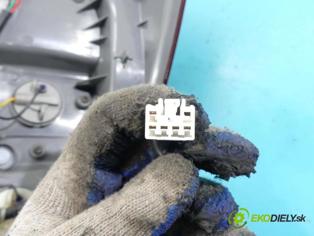 Kia Ceed I 2006-2012 1.6 crdi 116 HP manual 85 kW 1582 cm3 5- svetlo / reflektor zadné ľavé  (Ostatné)