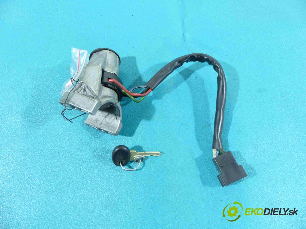 Fs lublin Lublin 3 2.4 TD 86 HP manual 63 kW 2417 cm3 5- Spínačka  (Spínacie skrinky a kľúče)