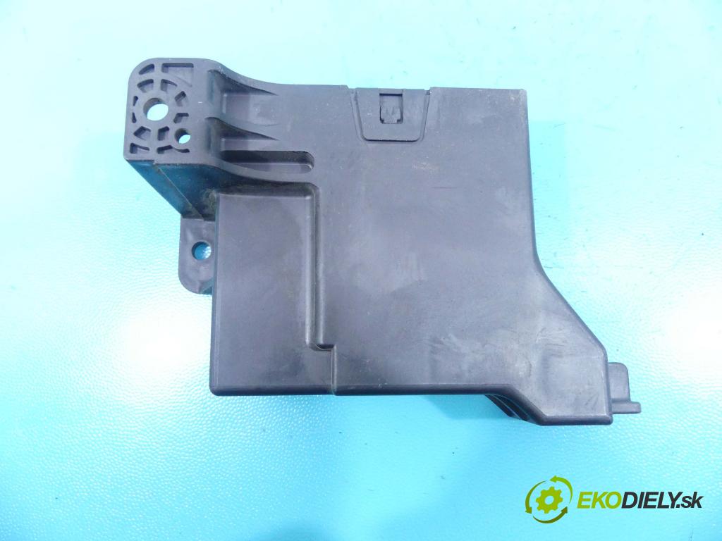 Toyota Yaris II 2005-2011 1.0 vvti 69KM manual 51 kW 998 cm3 3- Jednotka riadiaca 0261208841