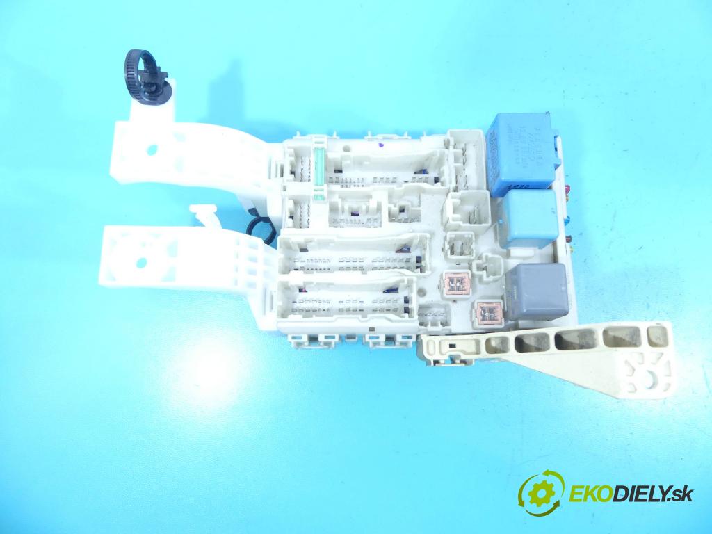 Toyota Yaris II 2005-2011 1.0 vvti 69KM manual 51 kW 998 cm3 3- Jednotka riadiaca 0261208841