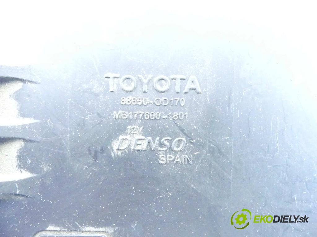 Toyota Yaris II 2005-2011 1.0 vvti 69KM manual 51 kW 998 cm3 3- Jednotka riadiaca 0261208841
