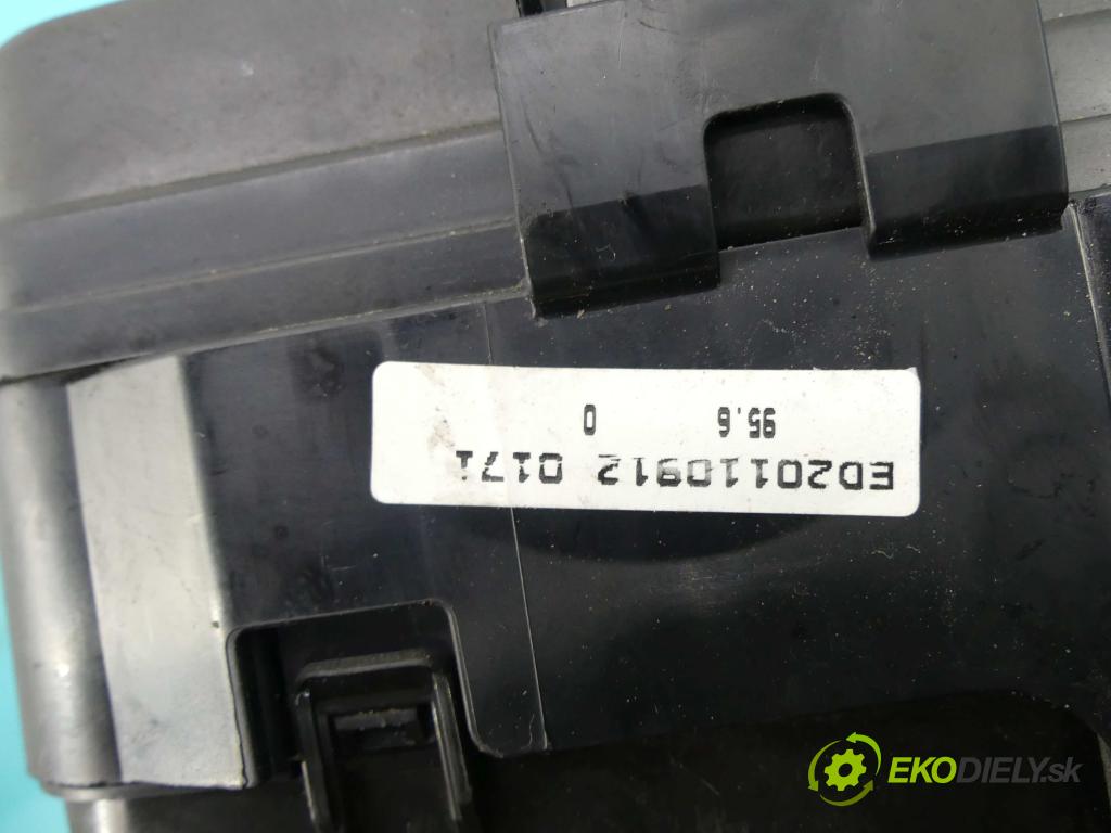 Kia Ceed I 2006-2012 1.6 crdi 116 hp manual 85 kW 1582 cm3 5- skříňka pojistková 91207-1H500 (Pojistkové skříňky)