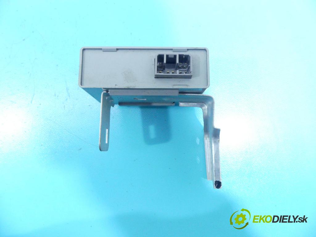 Honda HR-V I 1999-2006 1.6 16v 105 HP manual 77 kW 1590 cm3 3- Relé:  (Relé)