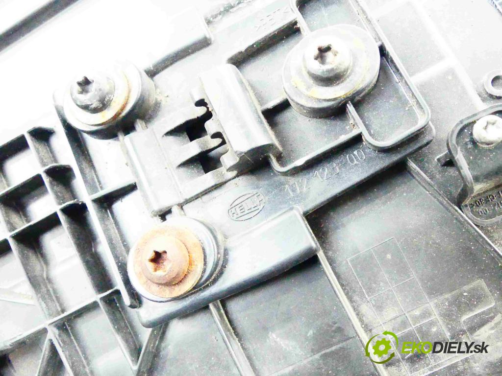 Porsche Cayenne II 2010-2017 4.8 V8 Turbo 500KM automatic 368 kW 4806 cm3 5- světlo pravý 7P5941032Q