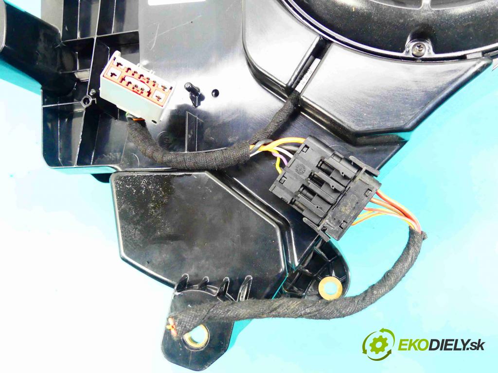 Porsche Cayenne II 2010-2017 4.8 V8 Turbo 500KM automatic 368 kW 4806 cm3 5- Subwoofer: 7P5035481D (Audio zariadenia)