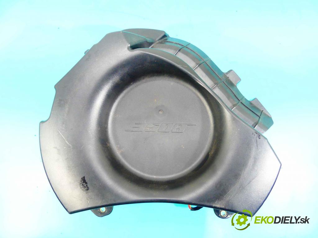 Porsche Cayenne II 2010-2017 4.8 V8 Turbo 500KM automatic 368 kW 4806 cm3 5- Subwoofer: 7P5035481D (Audio zariadenia)