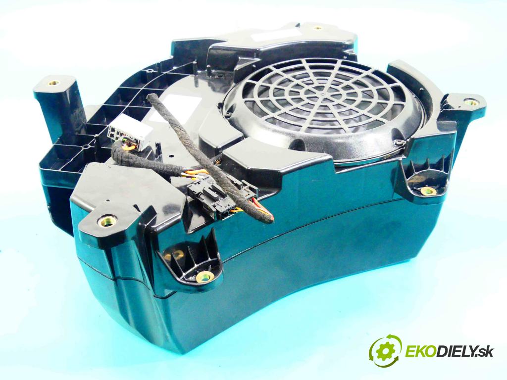 Porsche Cayenne II 2010-2017 4.8 V8 Turbo 500KM automatic 368 kW 4806 cm3 5- Subwoofer: 7P5035481D (Audio zariadenia)