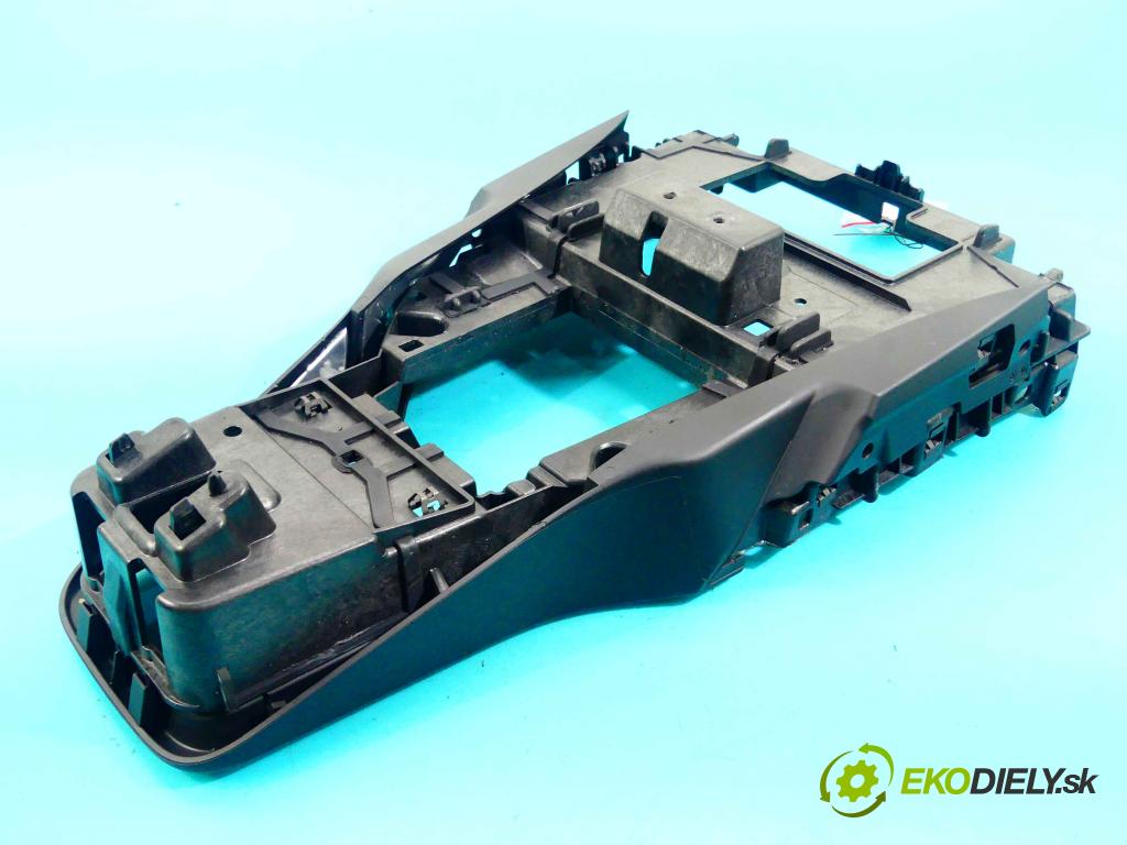 Porsche Cayenne II 2010-2017 4.8 V8 Turbo 500KM automatic 368 kW 4806 cm3 5- operadlo 7P5864089A (Lakťové opierky)