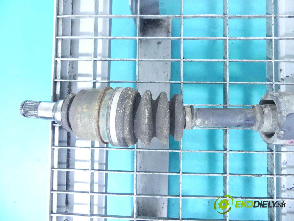 Toyota Yaris I 1999-2005 1.0 vvti 68 HP manual 50 kW 998 cm3 3- poloos pravé  (Poloosy)