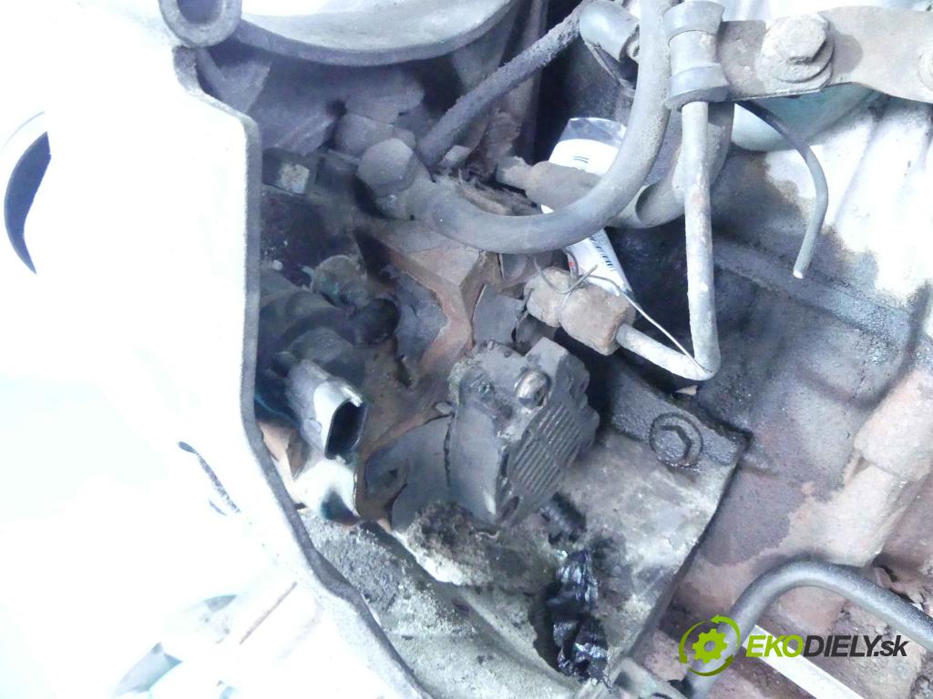 Chrysler Voyager IV 2.5 CRD 141 HP manual 104 kW 2499 cm3 5- čerpadlo vstrekovacia  (Vstrekovacie čerpadlá)