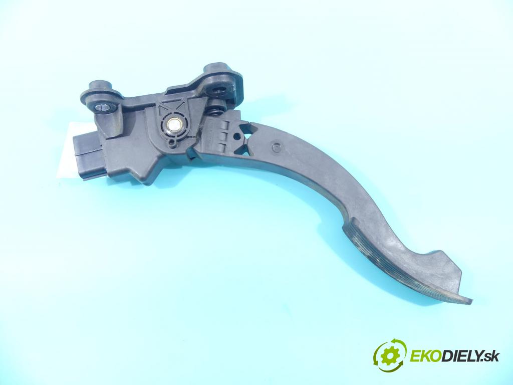 Mitsubishi ASX 2010-2016 1.6 16v 117 HP manual 86 kW 1590 cm3 5- pedále 1600A102 (Pedále)