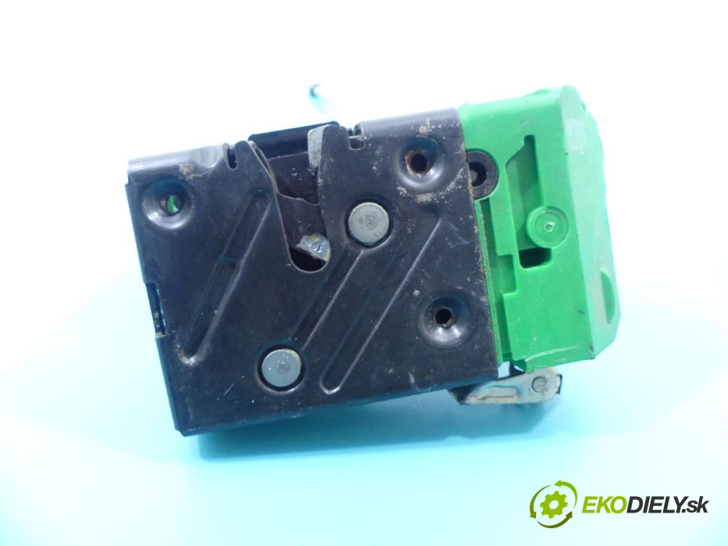 Volvo XC90 I 2002-2014 3.2 238HP automatic 175 kW 3192 cm3 5- zámok predné pravý 30784977