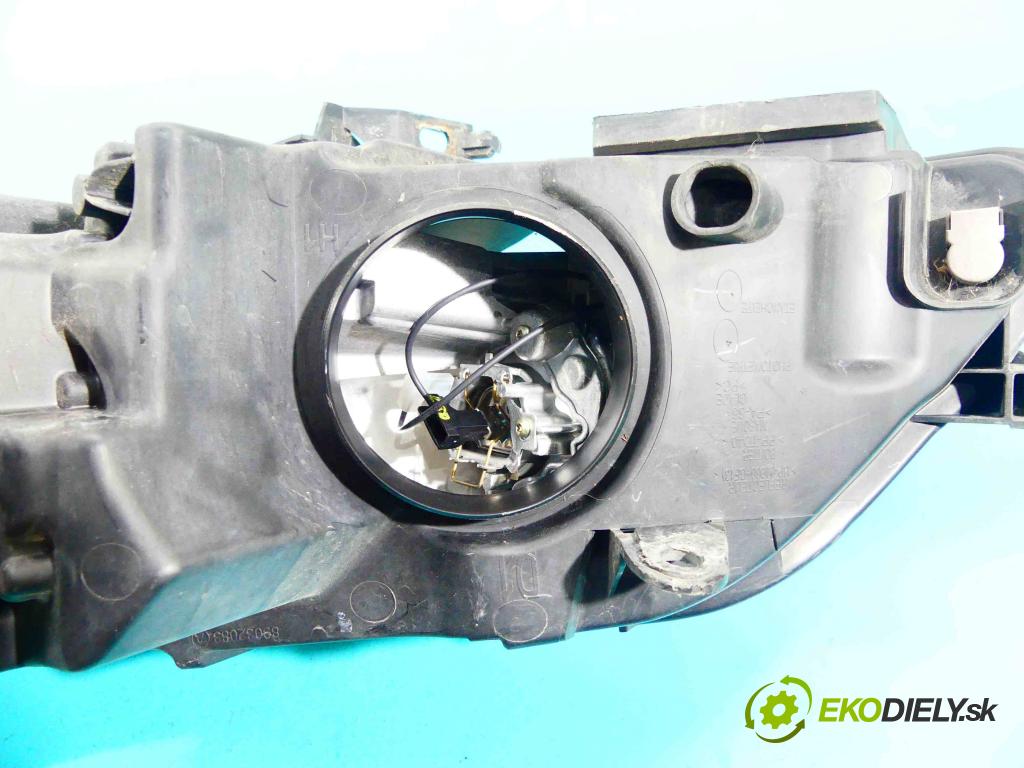 Citroen C4 2004-2011 2.0 hdi 136 HP manual 100 kW 1997 cm3 5- Reflektor: pravý 89900048 (Pravé)