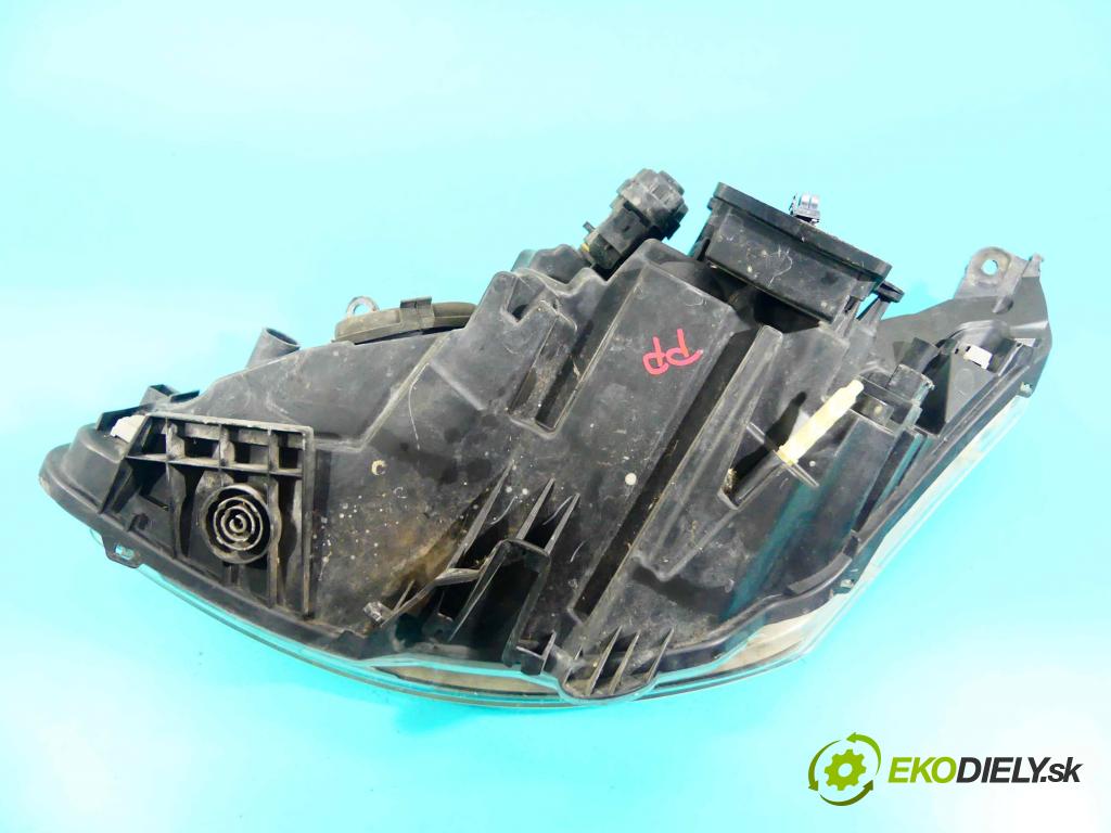 Citroen C4 2004-2011 2.0 hdi 136 HP manual 100 kW 1997 cm3 5- Reflektor: pravý 89900048 (Pravé)