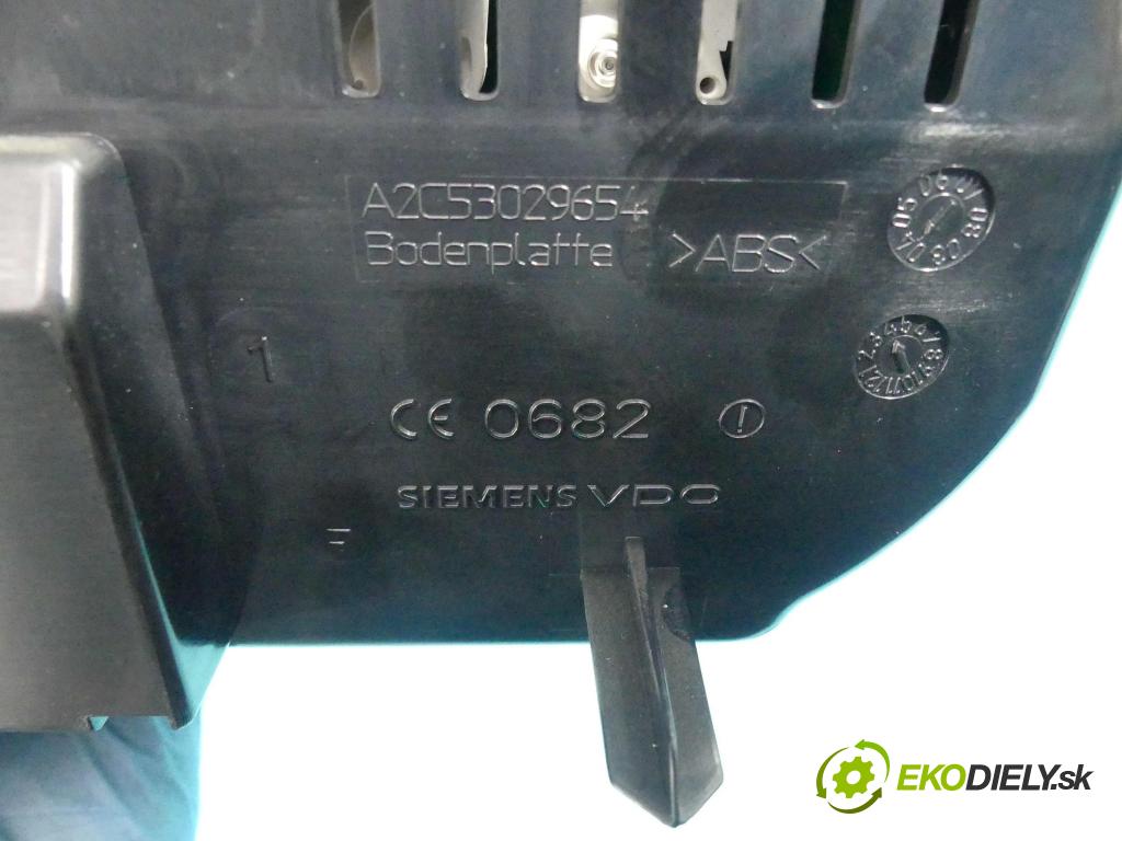 Seat Altea 1.9 tdi 105 HP manual 77 kW 1896 cm3 5- prístrojovka/ budíky 5P0920822G (Prístrojové dosky, displeje)