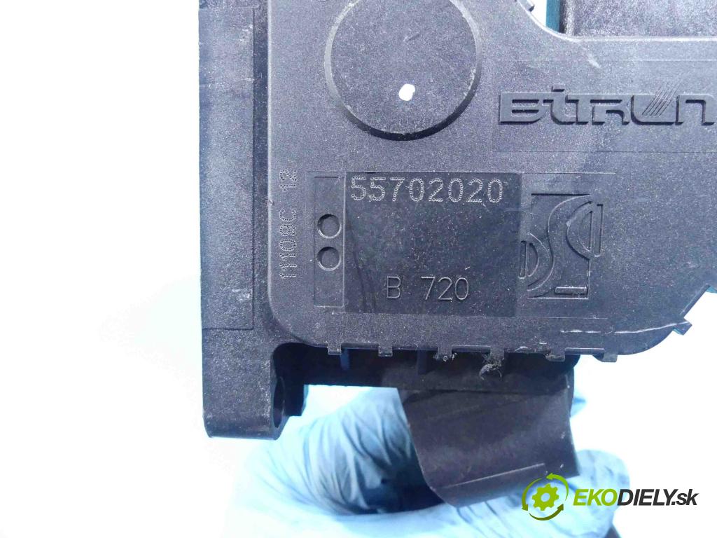 Alfa romeo Mito 08-18 1.6 jtd 120 HP manual 88 kW 1598 cm3 3- pedále 55702020 (Pedále)