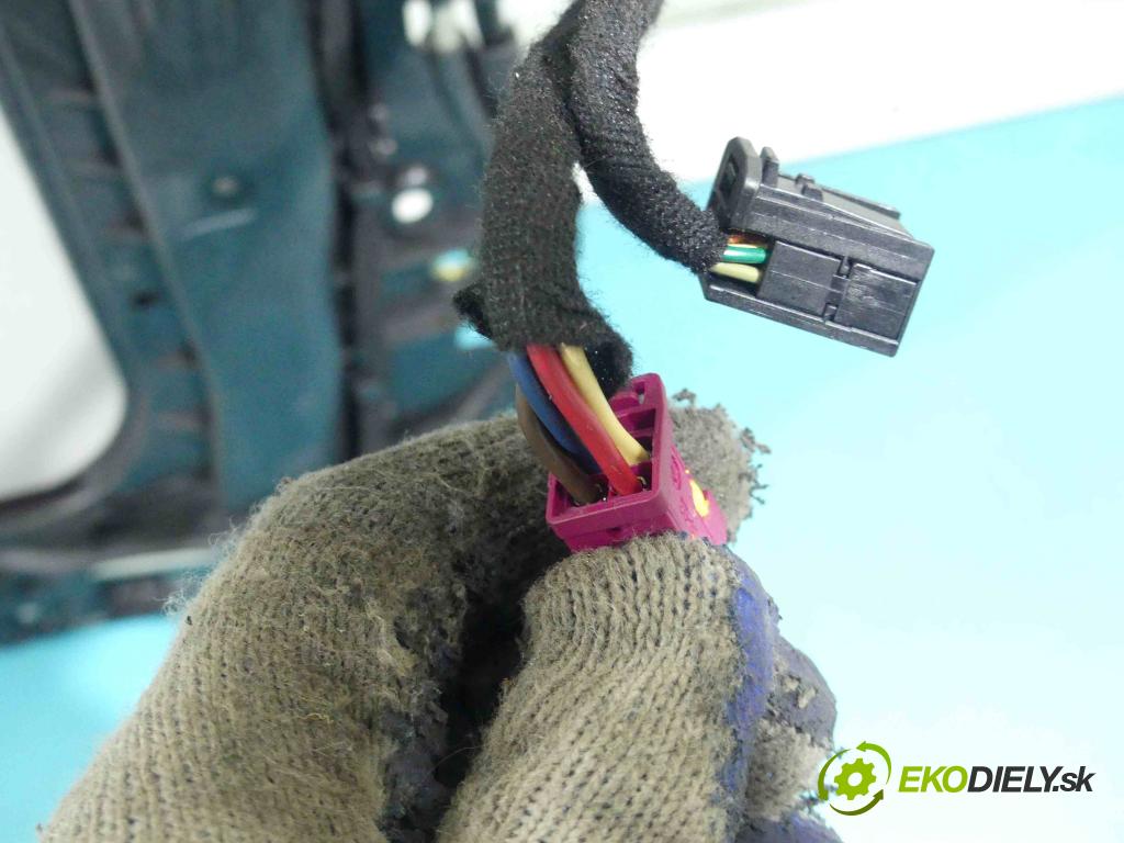 Bmw X3 F25 2010-2017 3.0 258 hp automatic 190 kW 2996 cm3 5- Střešní okno: 6761721304402 (Okna karoserie)