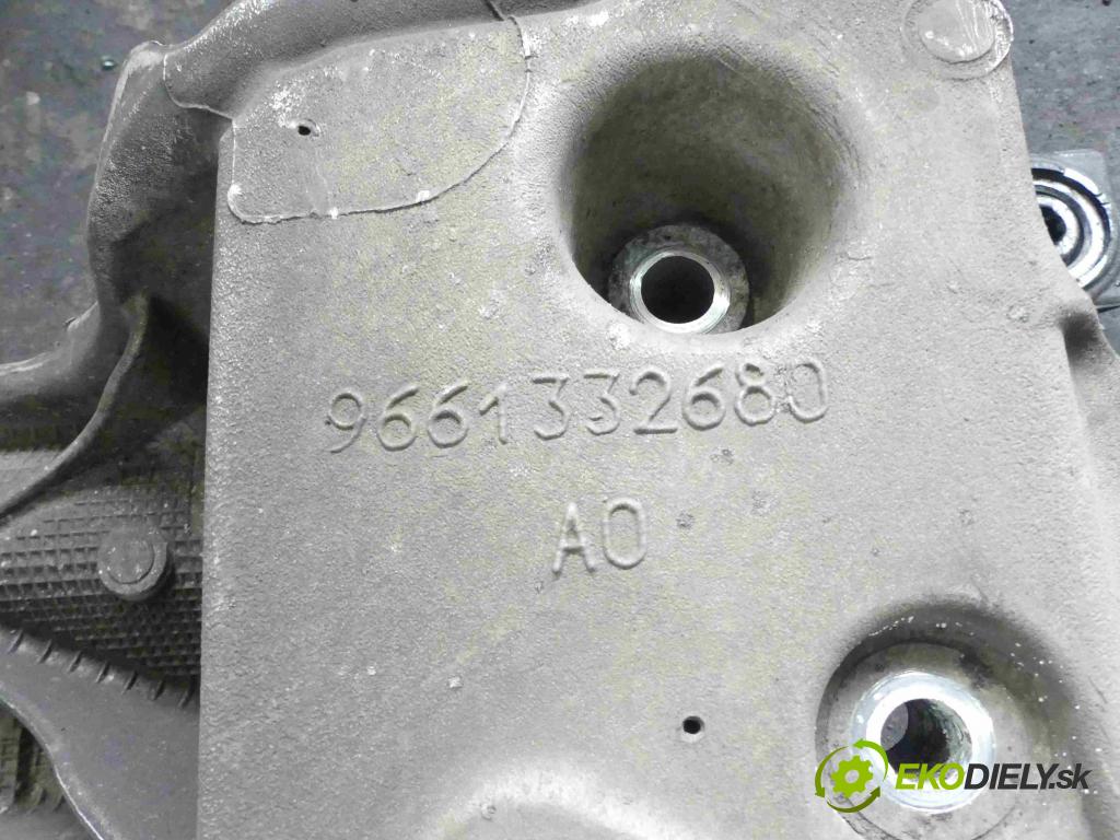 Peugeot 407 1.6 hdi 109 hp manual 80 kW 1560 cm3 5- výztuha motoru 9661332680